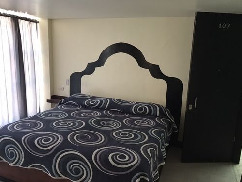 Hotel June Пуэбла Экстерьер фото