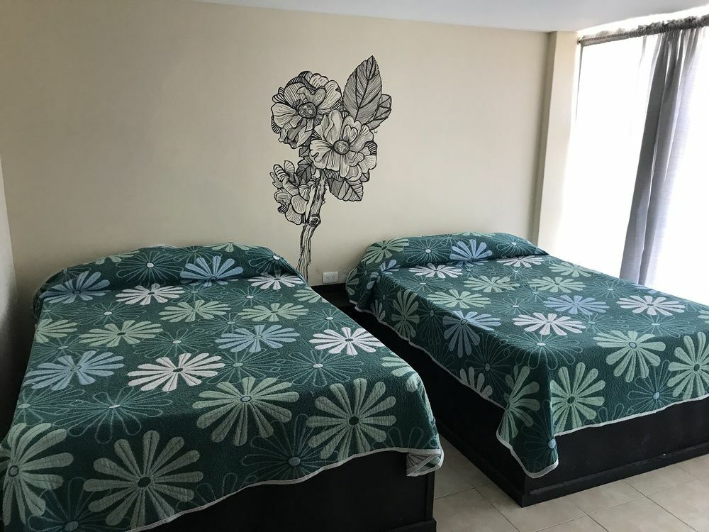 Hotel June Пуэбла Экстерьер фото